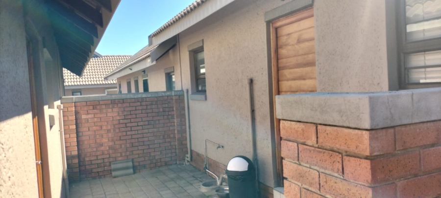 To Let 2 Bedroom Property for Rent in Heuwelsig Free State